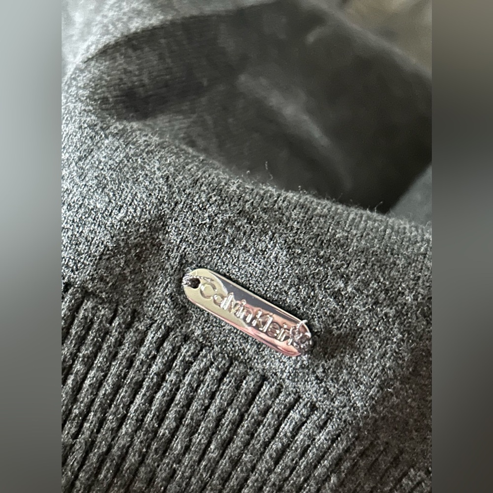 CALVIN KLEIN Two toned Turtleneck Sweater | Size: M - Picture 4 of 5